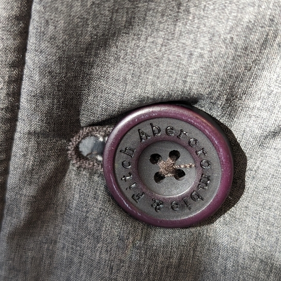 ABERCROMBIE & FITCH HOODED PUFFER VEST (CHARCOAL GREY/L) - Picture 8 of 9